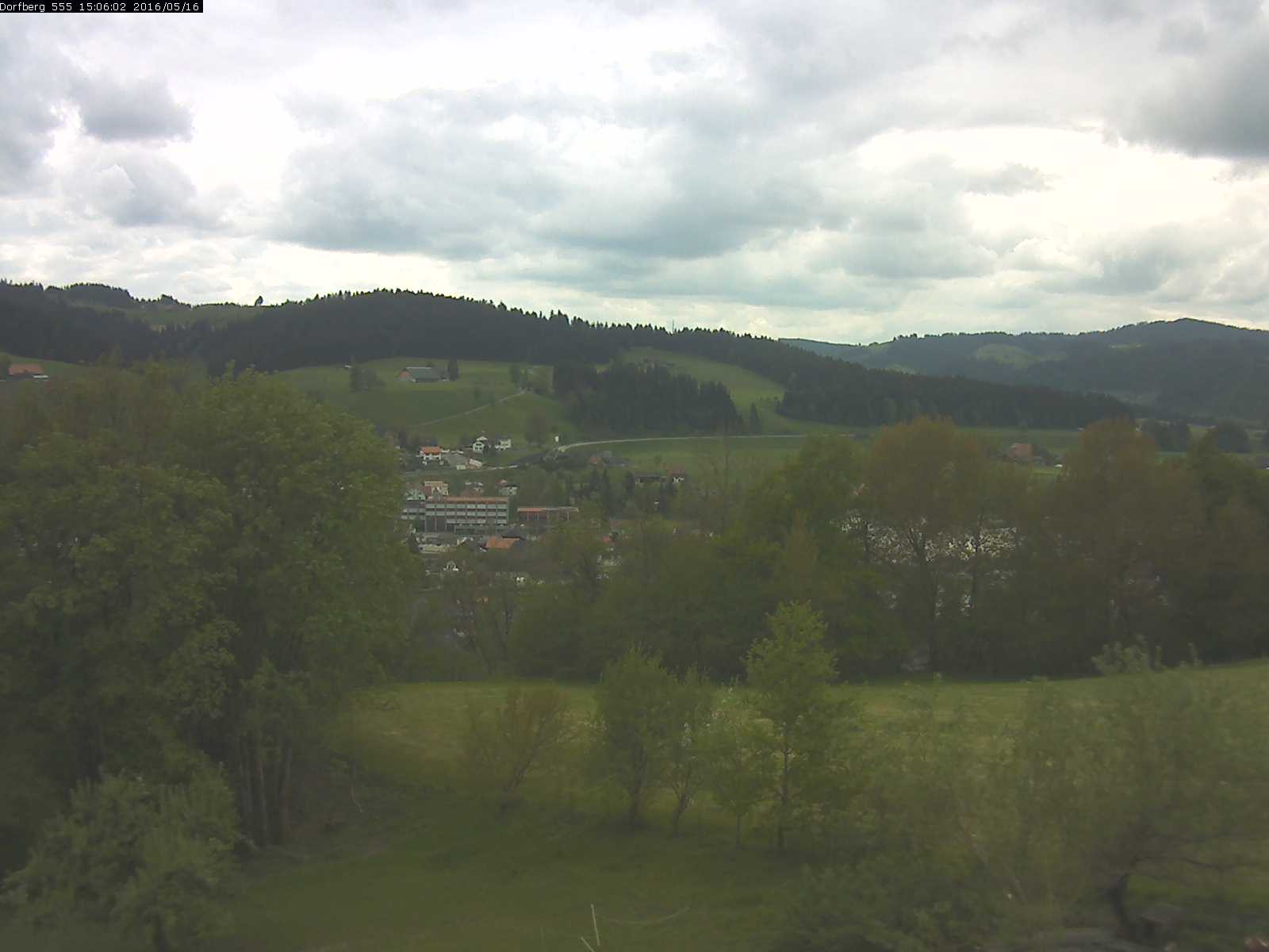 Webcam-Bild: Aussicht vom Dorfberg in Langnau 20160516-150601