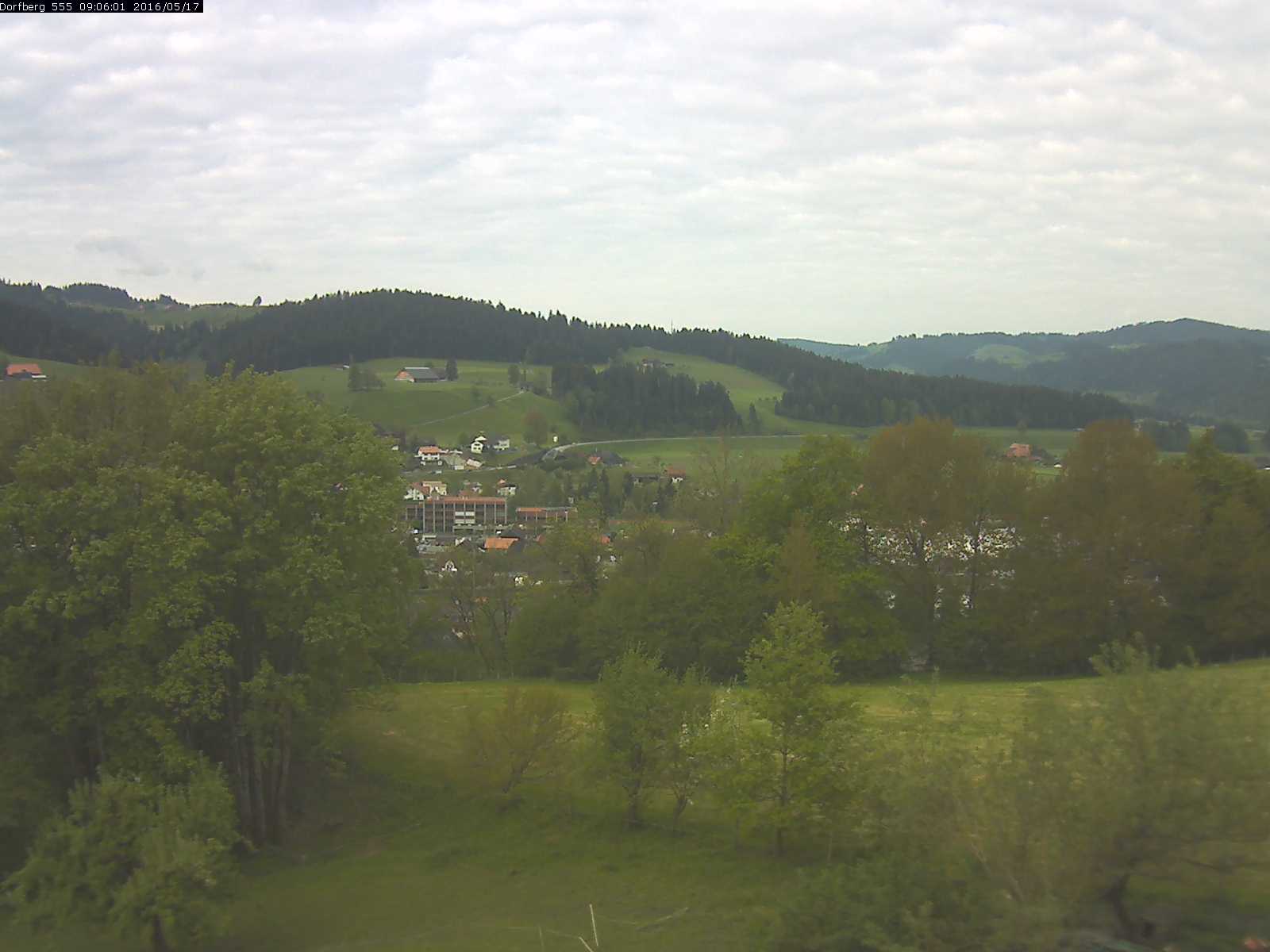 Webcam-Bild: Aussicht vom Dorfberg in Langnau 20160517-090601