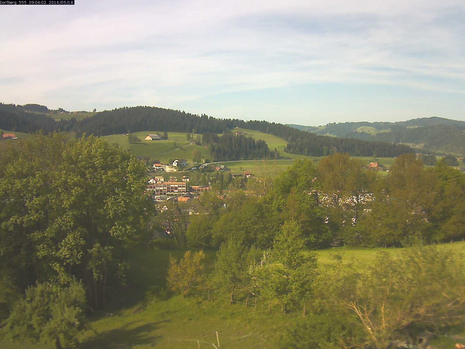 Webcam-Bild: Aussicht vom Dorfberg in Langnau 20160518-090601