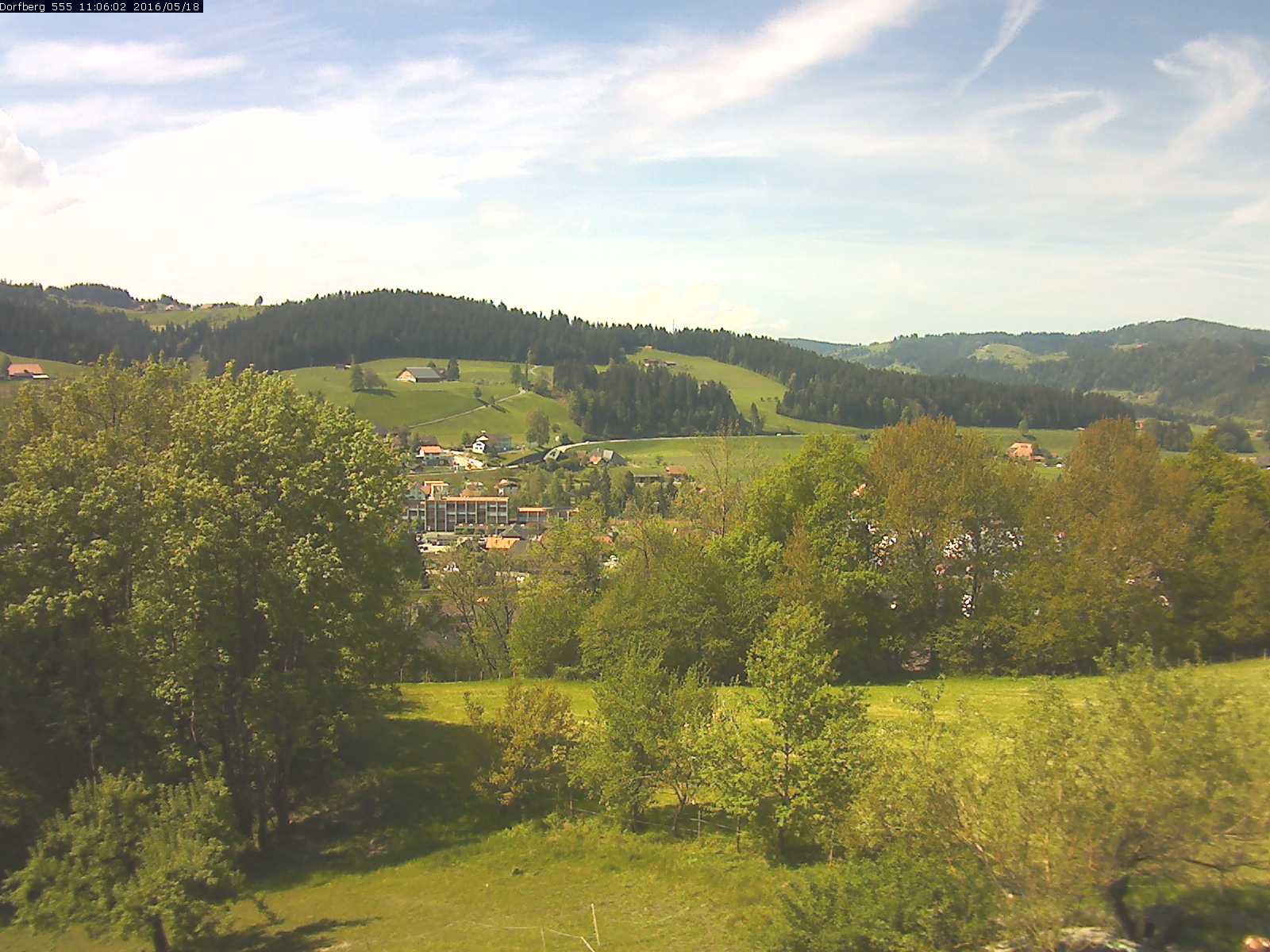 Webcam-Bild: Aussicht vom Dorfberg in Langnau 20160518-110601
