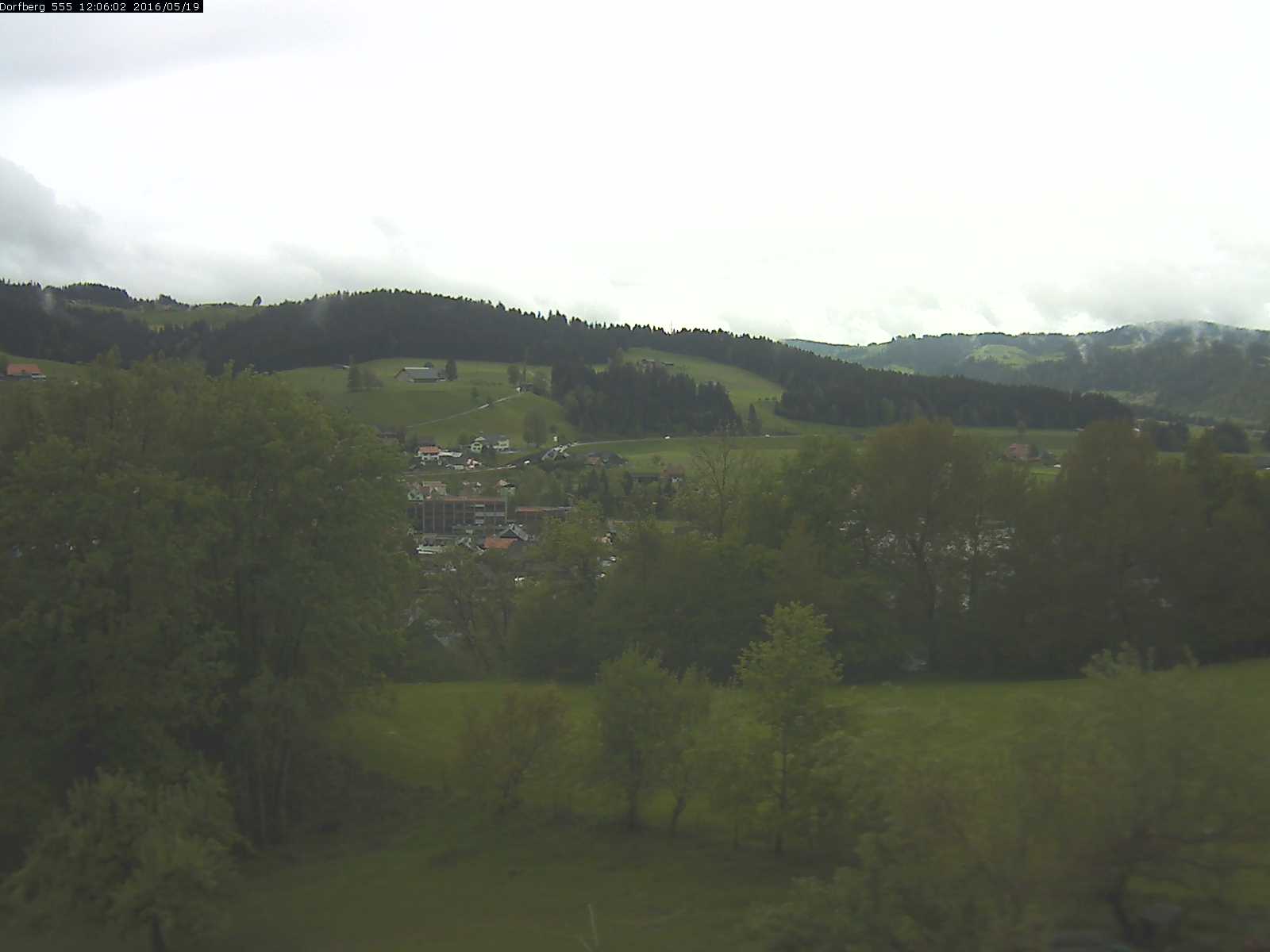 Webcam-Bild: Aussicht vom Dorfberg in Langnau 20160519-120601