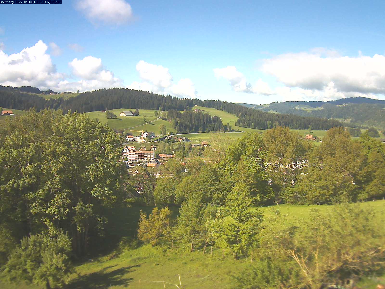 Webcam-Bild: Aussicht vom Dorfberg in Langnau 20160520-090601