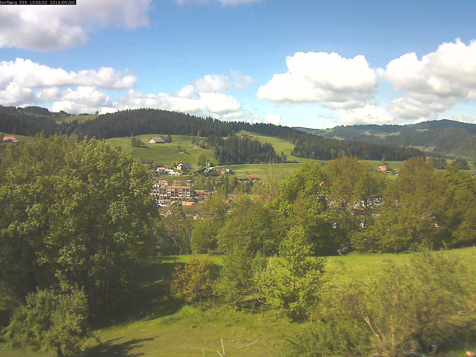Webcam-Bild: Aussicht vom Dorfberg in Langnau 20160520-100601