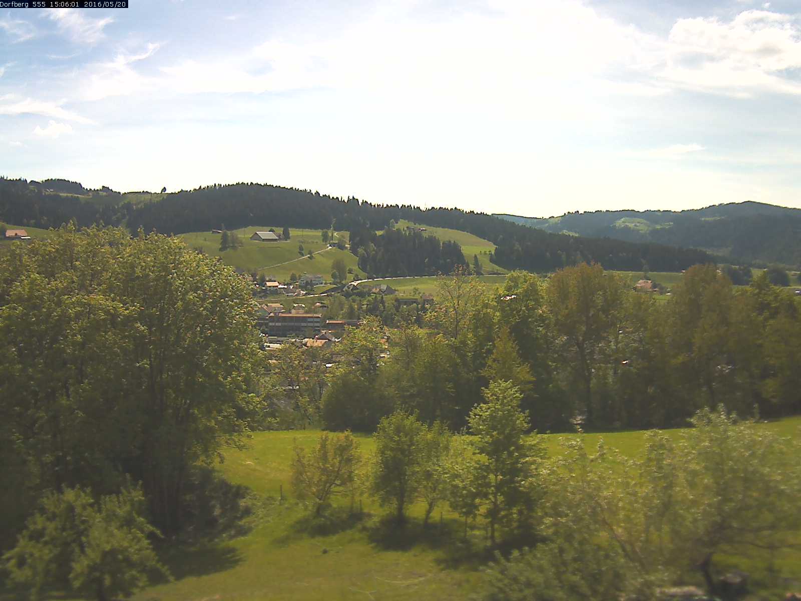 Webcam-Bild: Aussicht vom Dorfberg in Langnau 20160520-150601