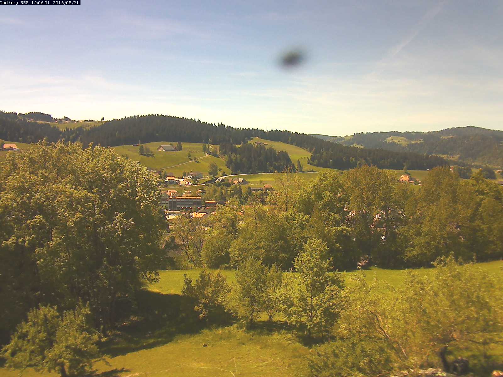 Webcam-Bild: Aussicht vom Dorfberg in Langnau 20160521-120601