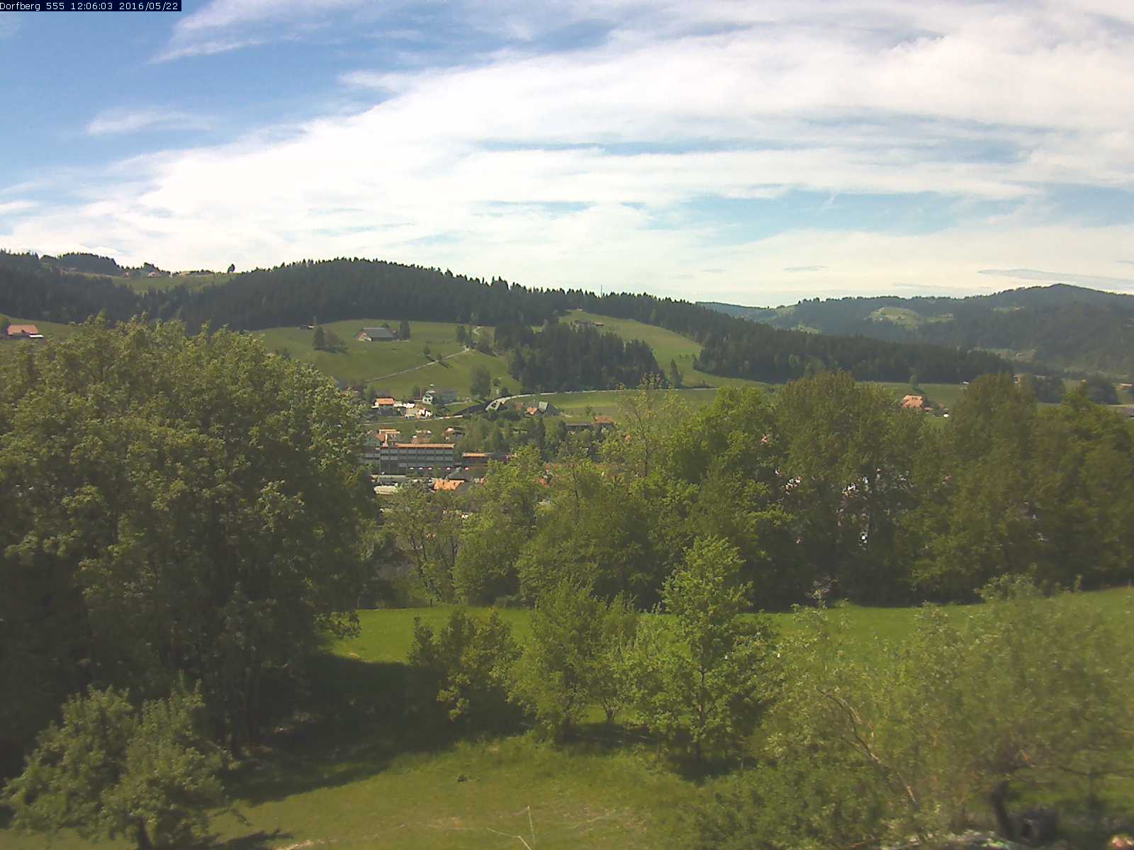 Webcam-Bild: Aussicht vom Dorfberg in Langnau 20160522-120601