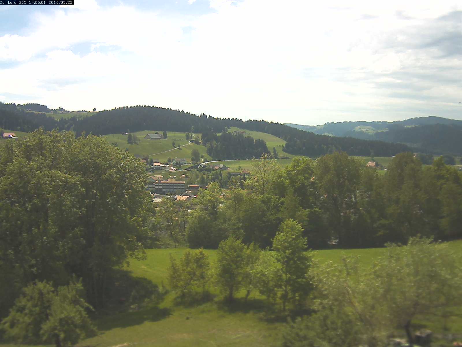 Webcam-Bild: Aussicht vom Dorfberg in Langnau 20160522-140601