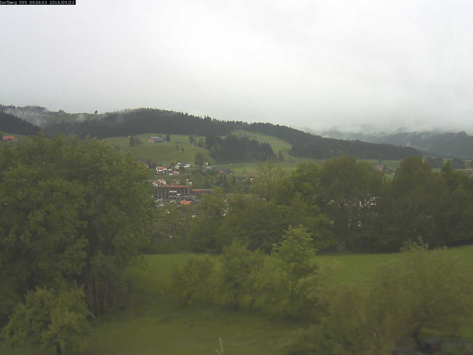 Webcam-Bild: Aussicht vom Dorfberg in Langnau 20160523-090601