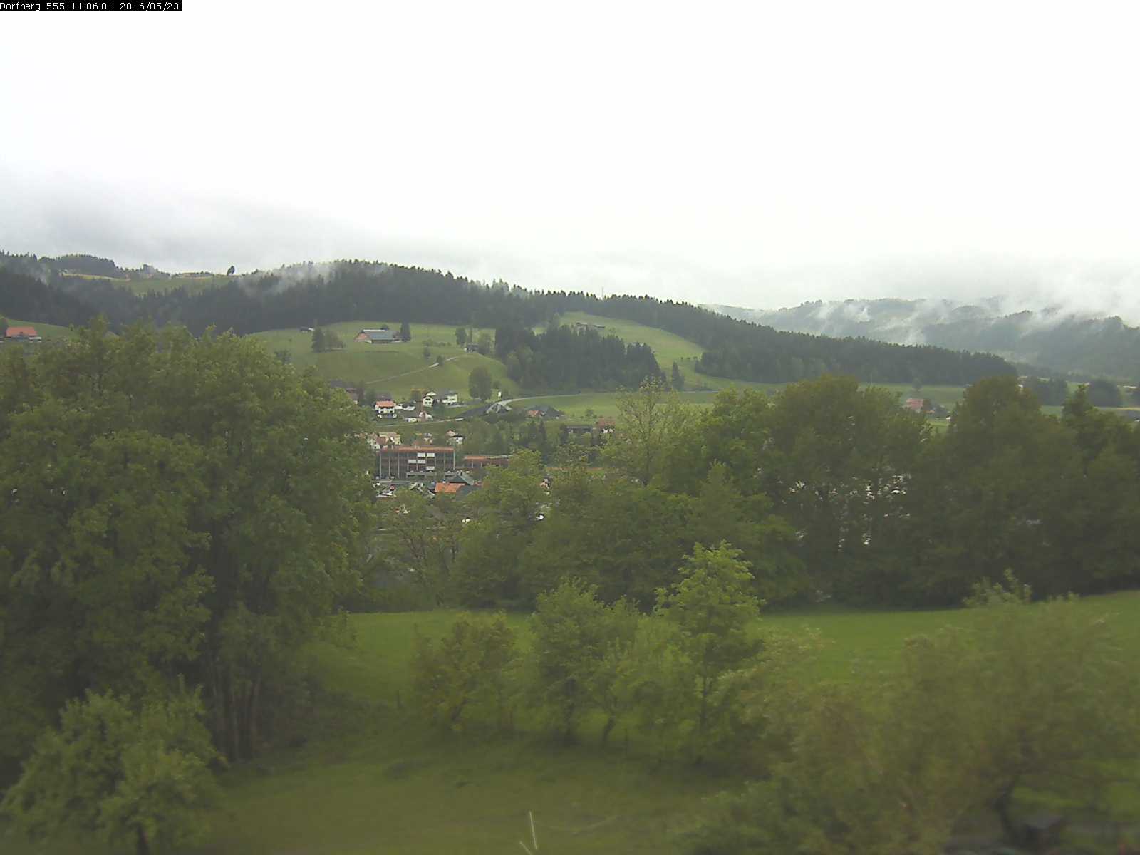 Webcam-Bild: Aussicht vom Dorfberg in Langnau 20160523-110601
