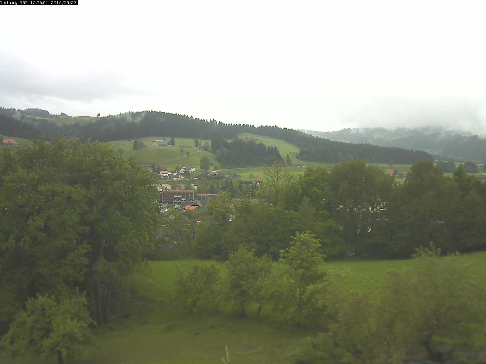Webcam-Bild: Aussicht vom Dorfberg in Langnau 20160523-120601