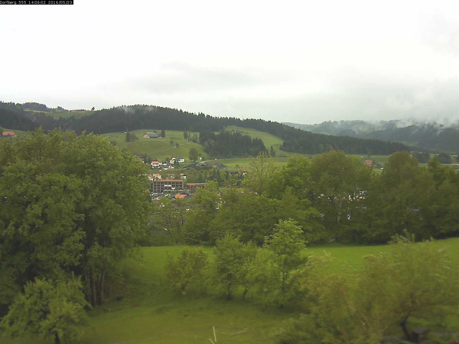 Webcam-Bild: Aussicht vom Dorfberg in Langnau 20160523-140601