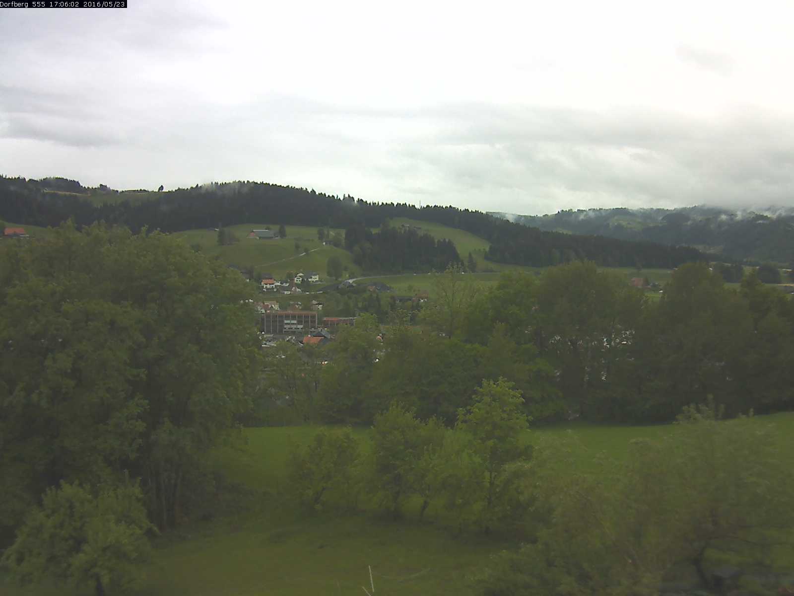 Webcam-Bild: Aussicht vom Dorfberg in Langnau 20160523-170601