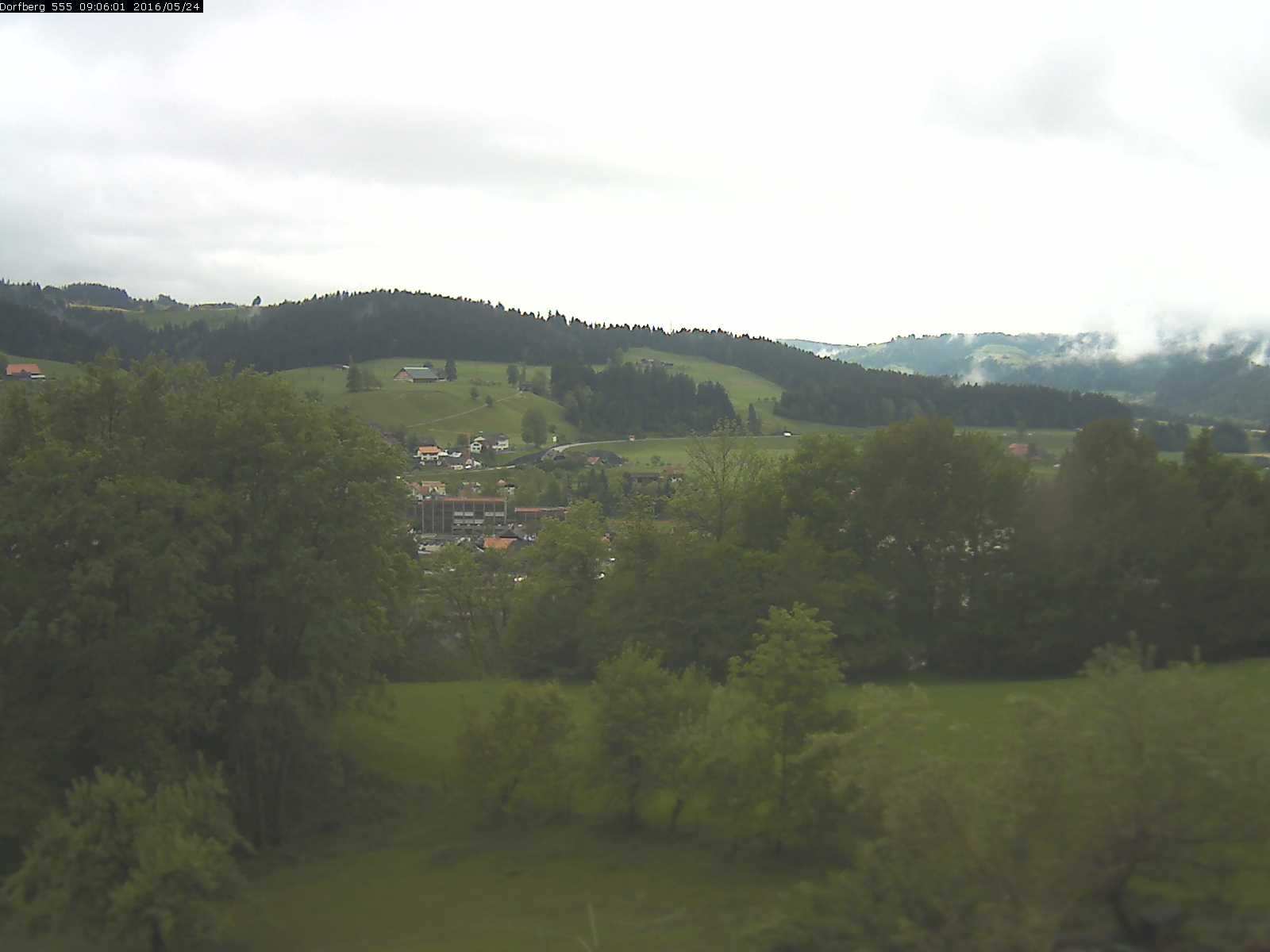 Webcam-Bild: Aussicht vom Dorfberg in Langnau 20160524-090601