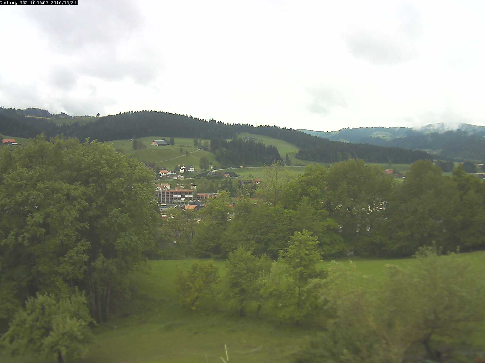 Webcam-Bild: Aussicht vom Dorfberg in Langnau 20160524-100601