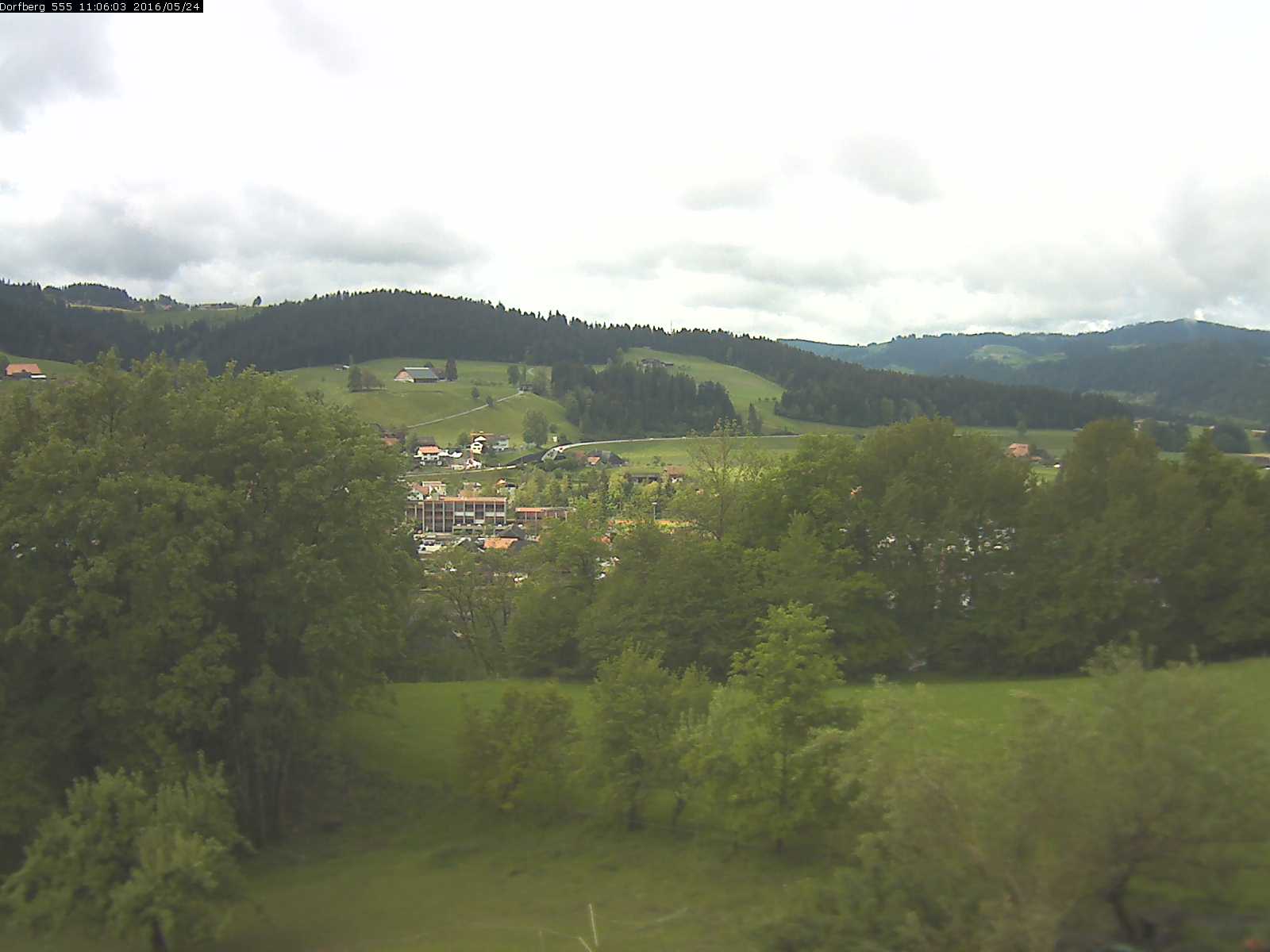 Webcam-Bild: Aussicht vom Dorfberg in Langnau 20160524-110601