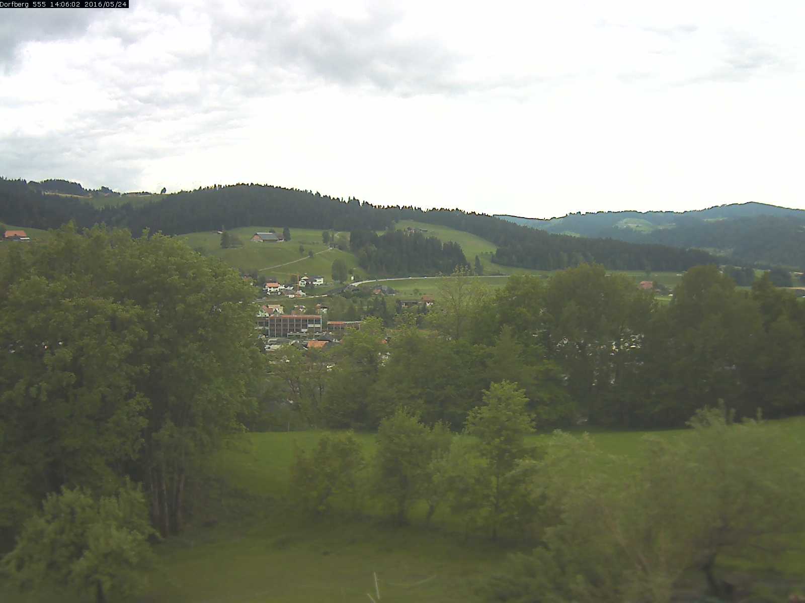 Webcam-Bild: Aussicht vom Dorfberg in Langnau 20160524-140601