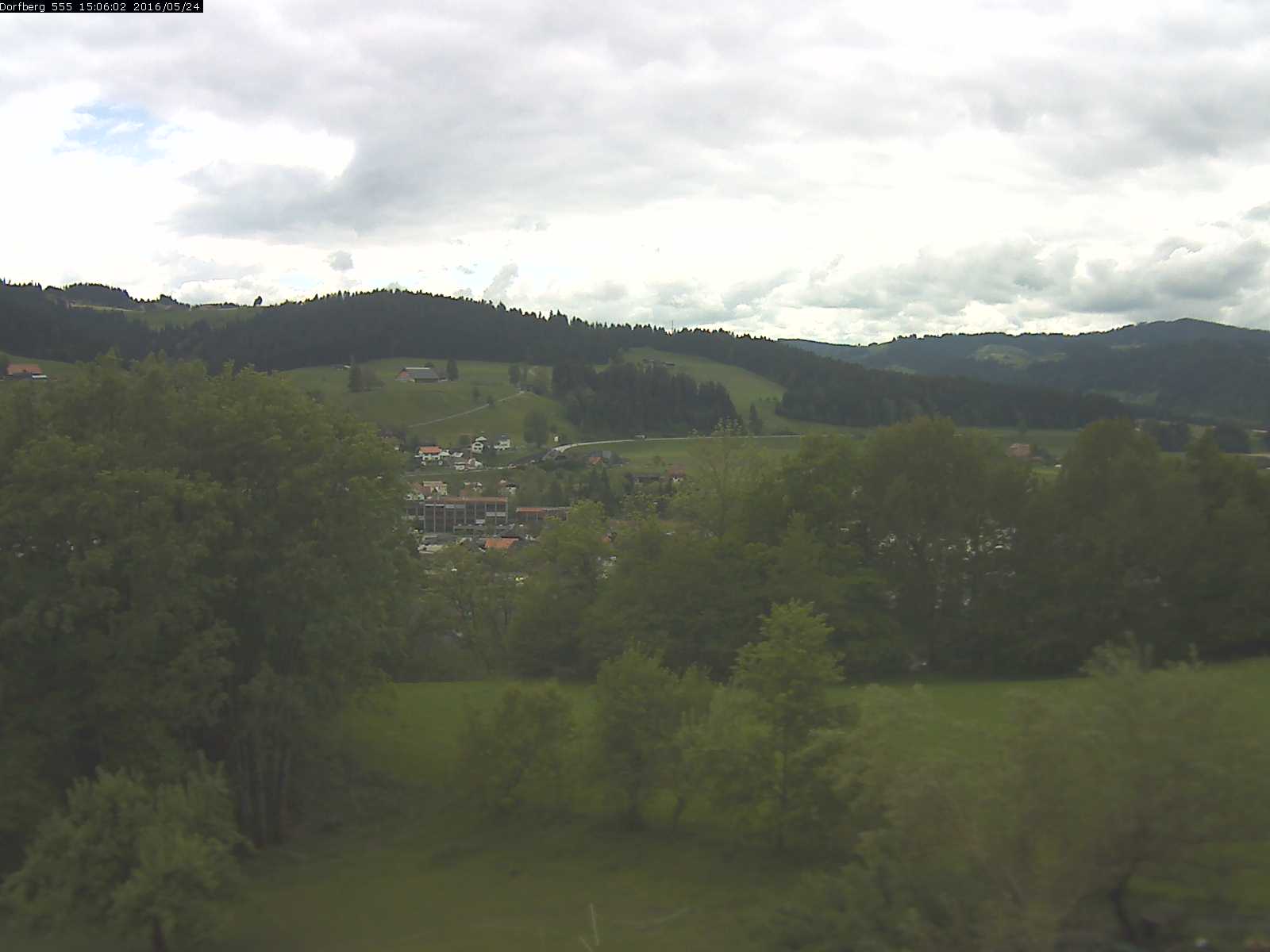 Webcam-Bild: Aussicht vom Dorfberg in Langnau 20160524-150601