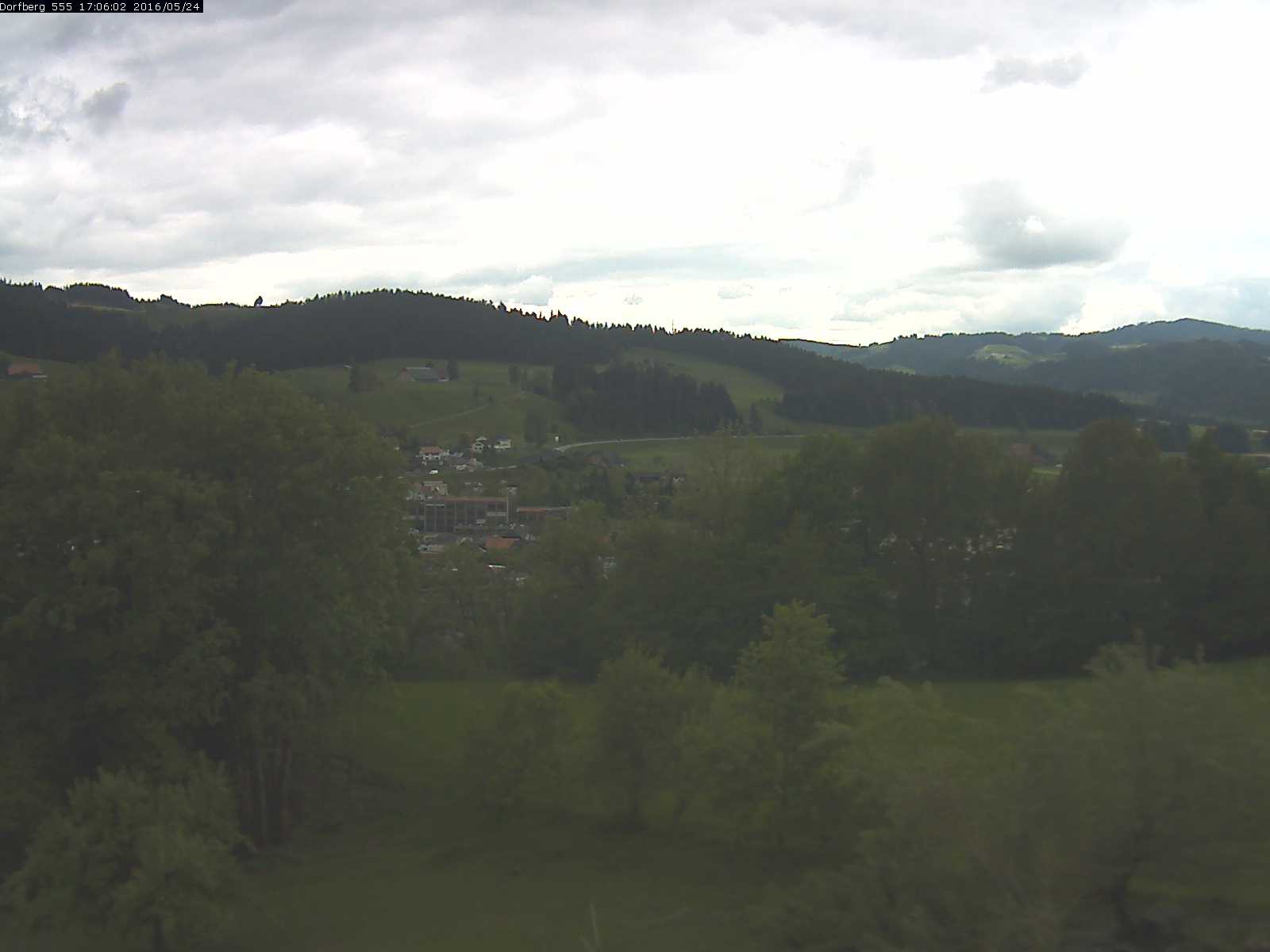 Webcam-Bild: Aussicht vom Dorfberg in Langnau 20160524-170601