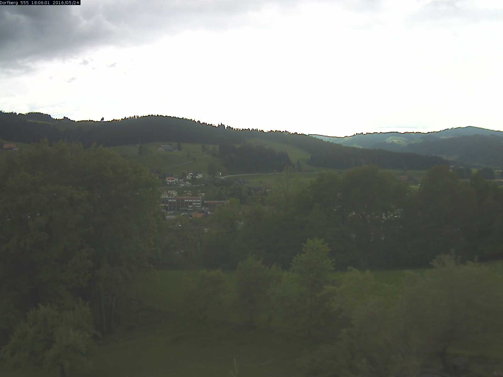 Webcam-Bild: Aussicht vom Dorfberg in Langnau 20160524-180601