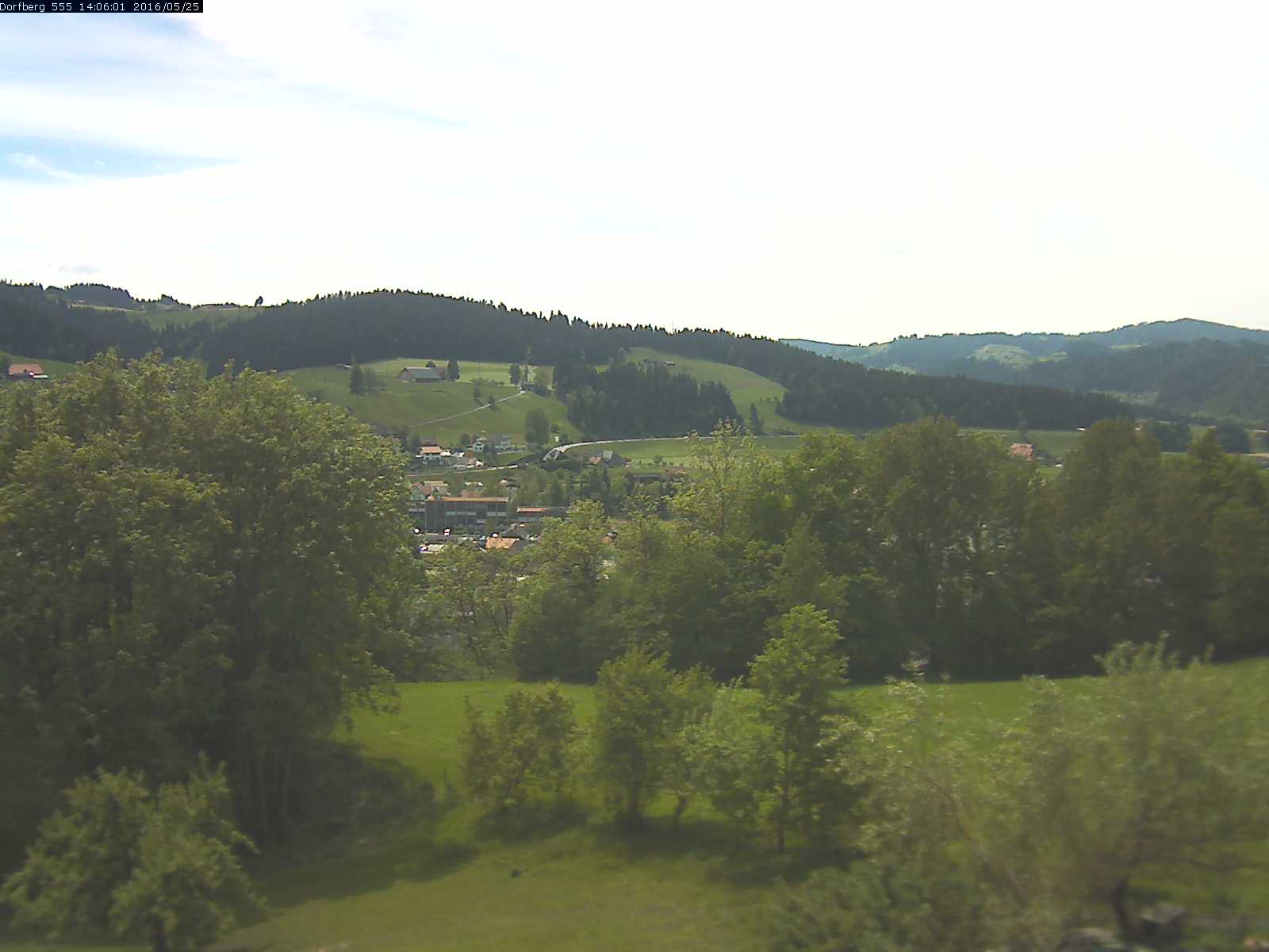 Webcam-Bild: Aussicht vom Dorfberg in Langnau 20160525-140601