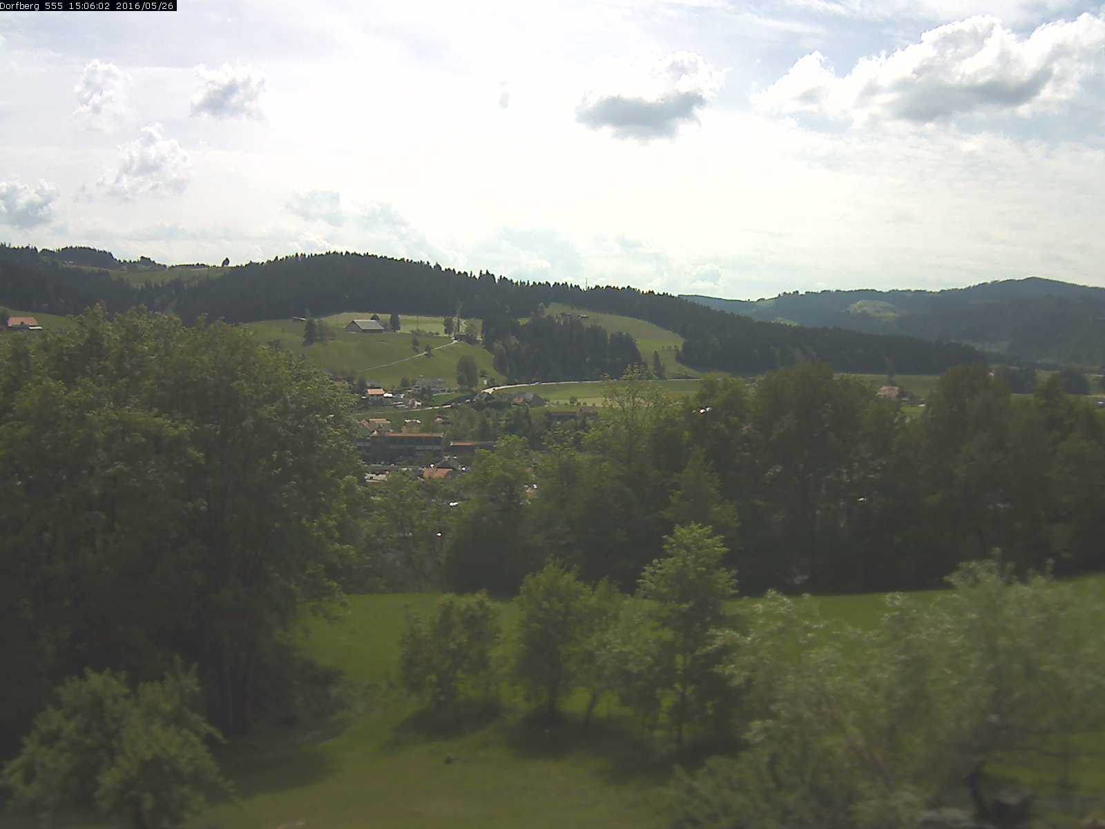 Webcam-Bild: Aussicht vom Dorfberg in Langnau 20160526-150601