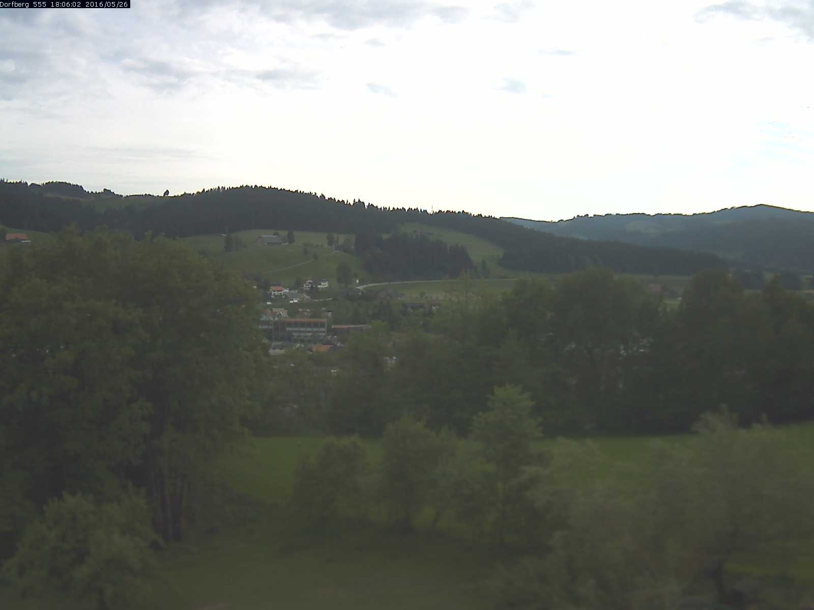 Webcam-Bild: Aussicht vom Dorfberg in Langnau 20160526-180601