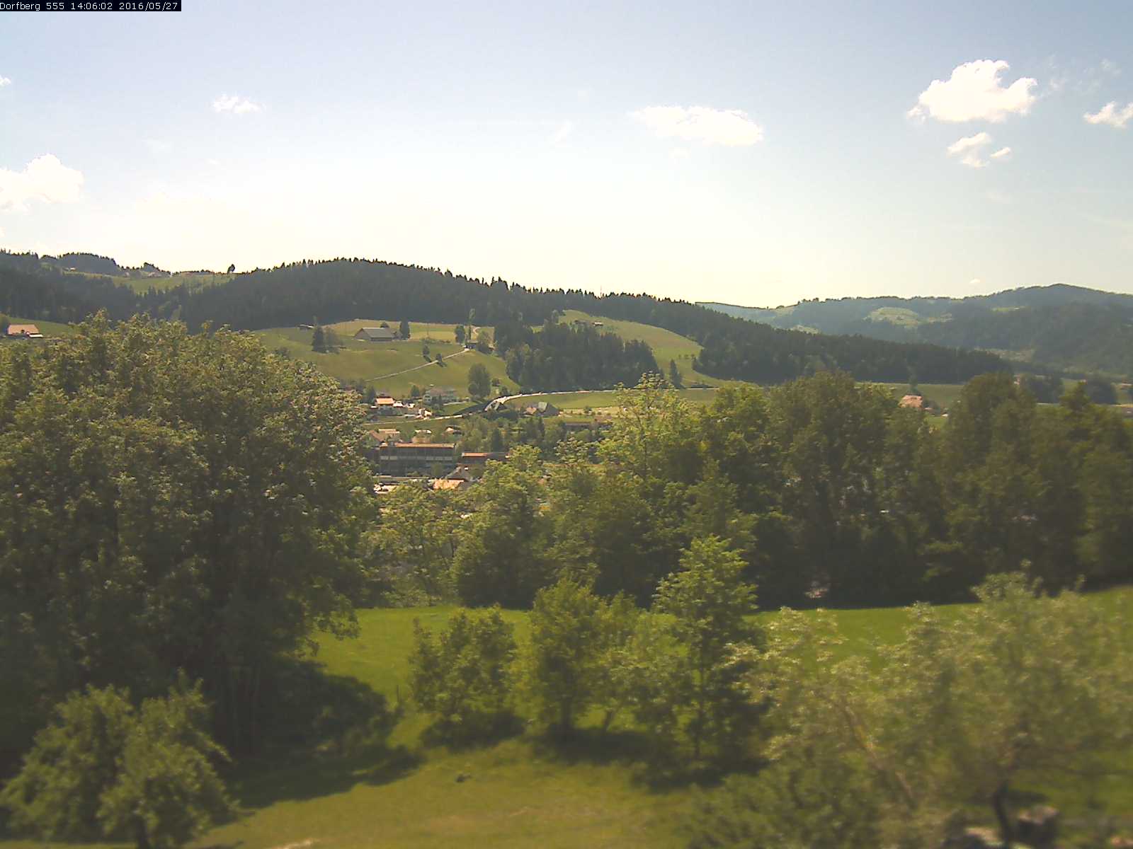 Webcam-Bild: Aussicht vom Dorfberg in Langnau 20160527-140601