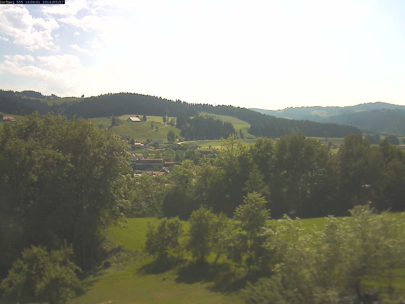 Webcam-Bild: Aussicht vom Dorfberg in Langnau 20160527-160601