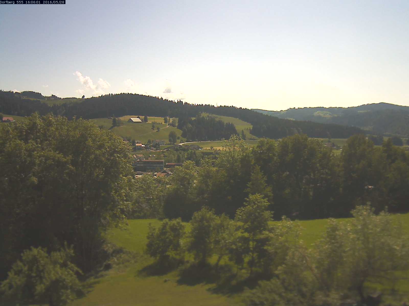 Webcam-Bild: Aussicht vom Dorfberg in Langnau 20160528-160601