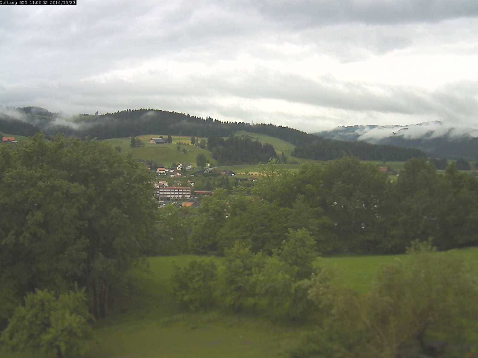 Webcam-Bild: Aussicht vom Dorfberg in Langnau 20160529-110601