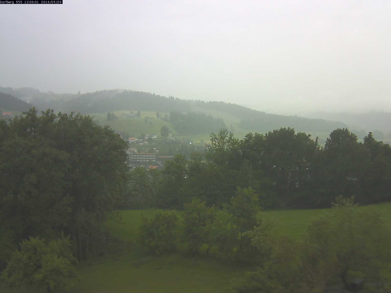 Webcam-Bild: Aussicht vom Dorfberg in Langnau 20160529-120601