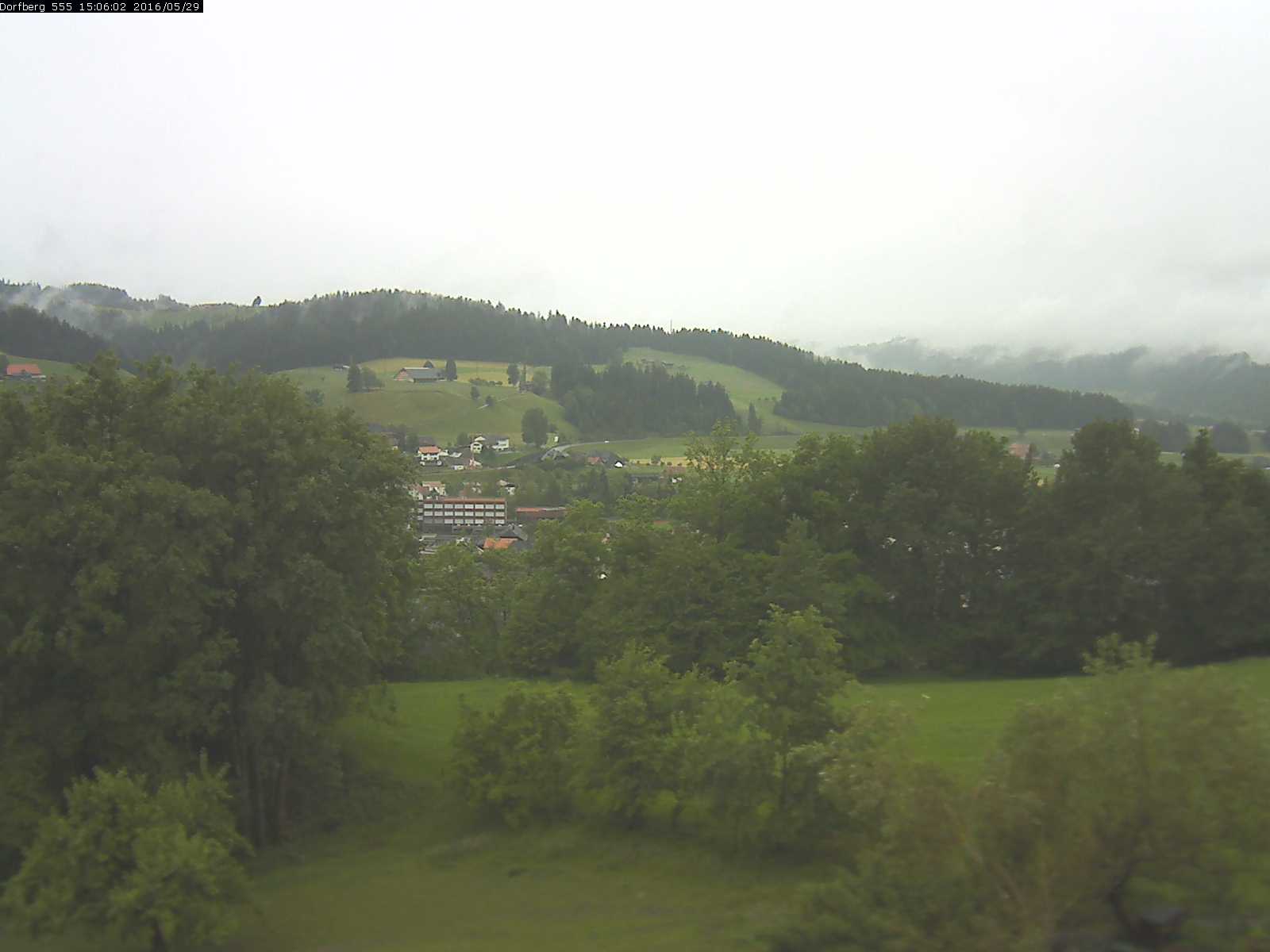 Webcam-Bild: Aussicht vom Dorfberg in Langnau 20160529-150601