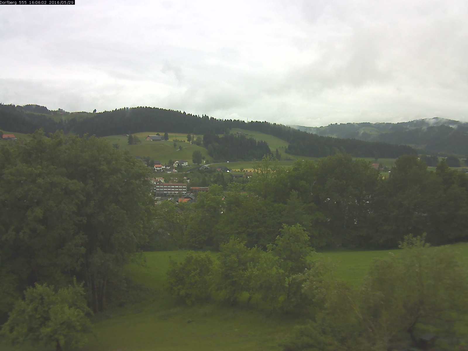 Webcam-Bild: Aussicht vom Dorfberg in Langnau 20160529-160601