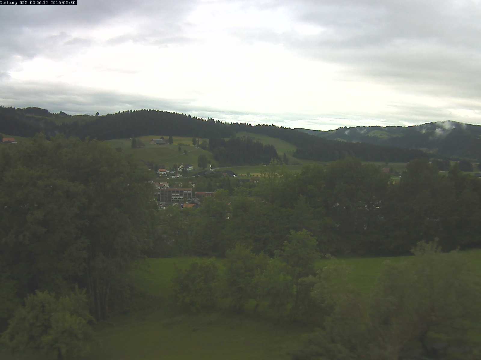 Webcam-Bild: Aussicht vom Dorfberg in Langnau 20160530-090601