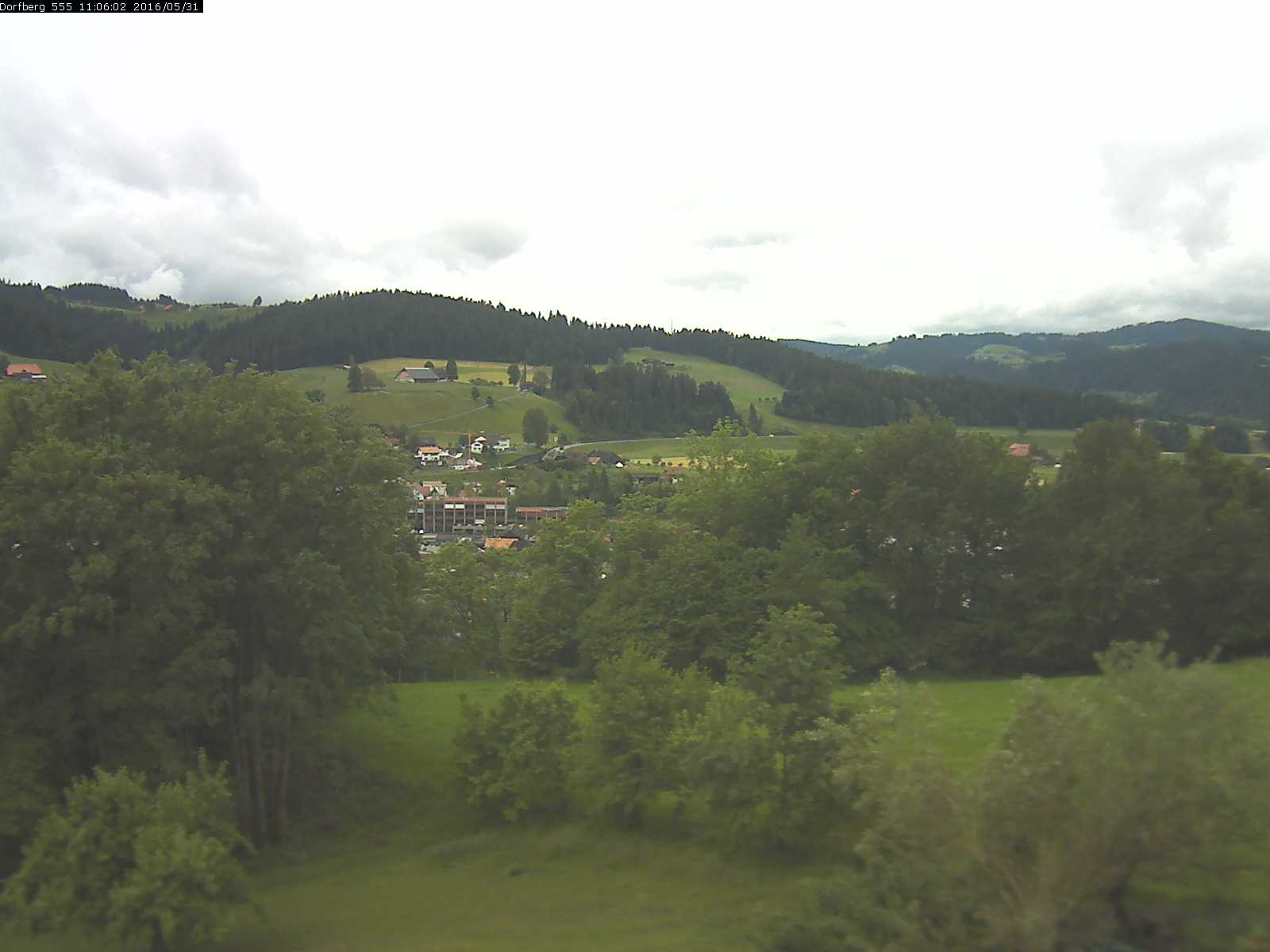 Webcam-Bild: Aussicht vom Dorfberg in Langnau 20160531-110601