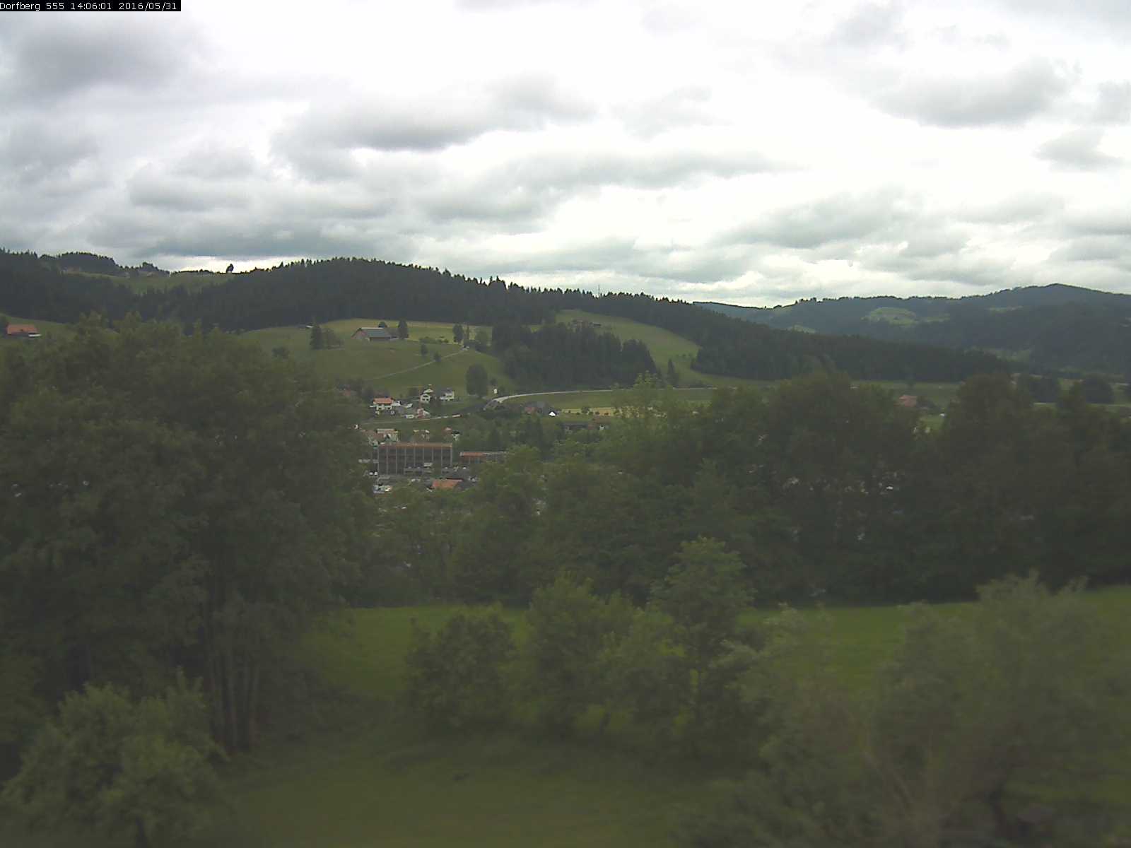 Webcam-Bild: Aussicht vom Dorfberg in Langnau 20160531-140601