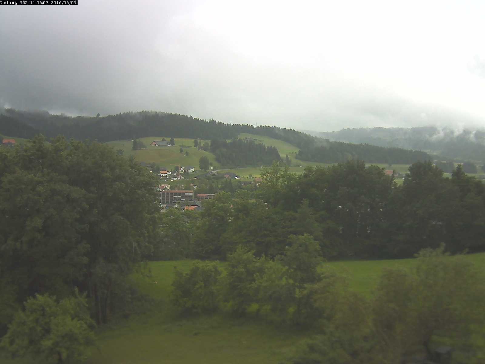 Webcam-Bild: Aussicht vom Dorfberg in Langnau 20160603-110601