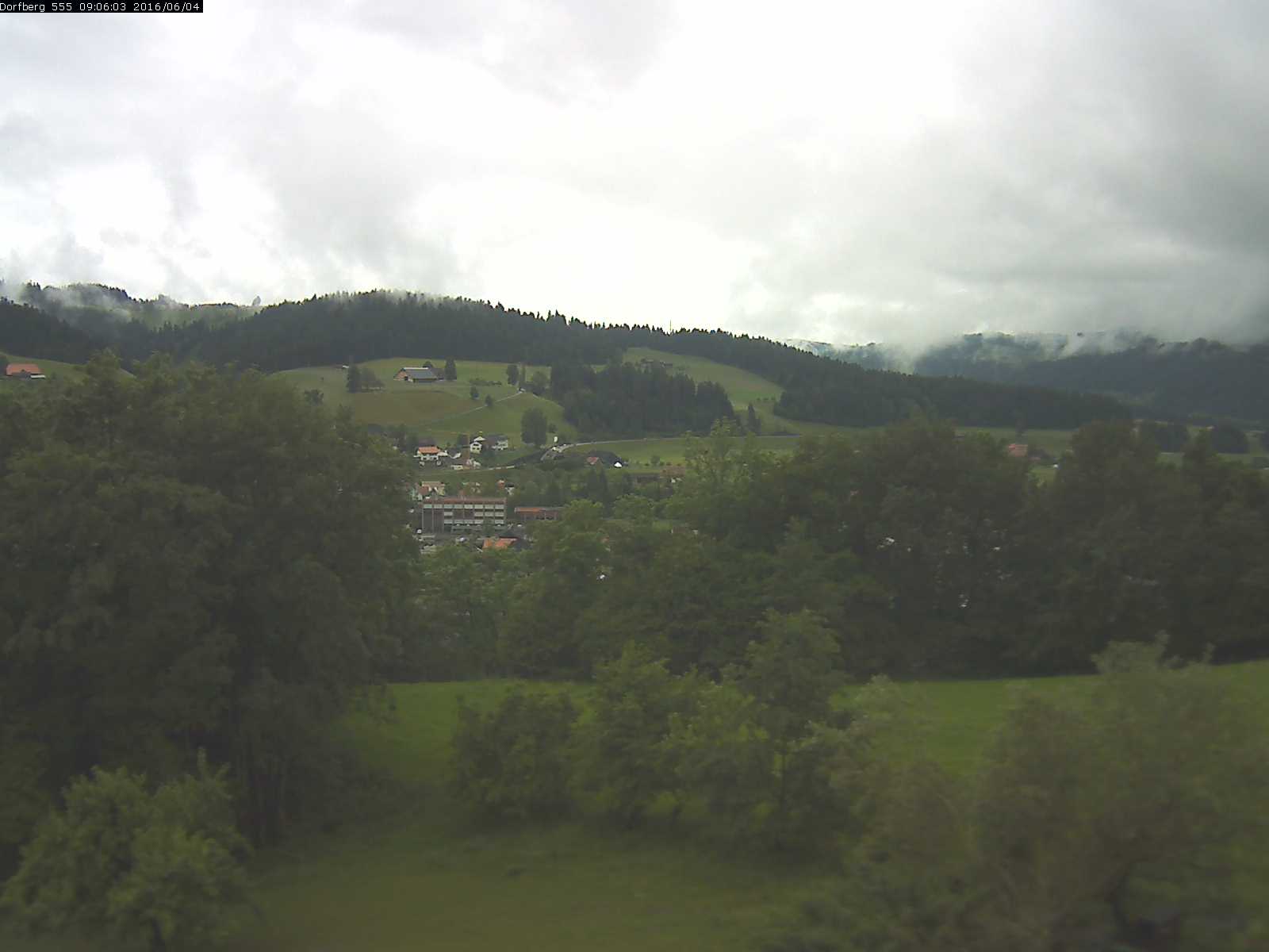 Webcam-Bild: Aussicht vom Dorfberg in Langnau 20160604-090602