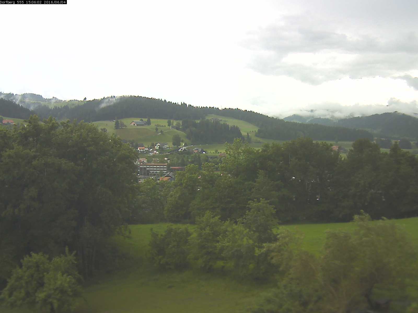 Webcam-Bild: Aussicht vom Dorfberg in Langnau 20160604-150601