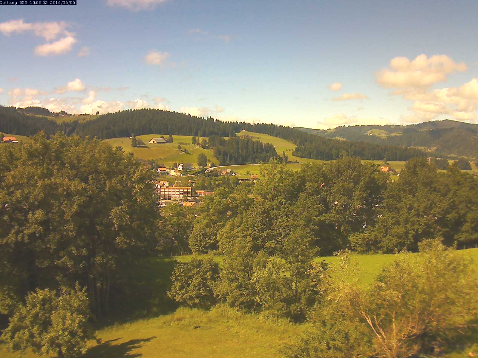 Webcam-Bild: Aussicht vom Dorfberg in Langnau 20160606-100601