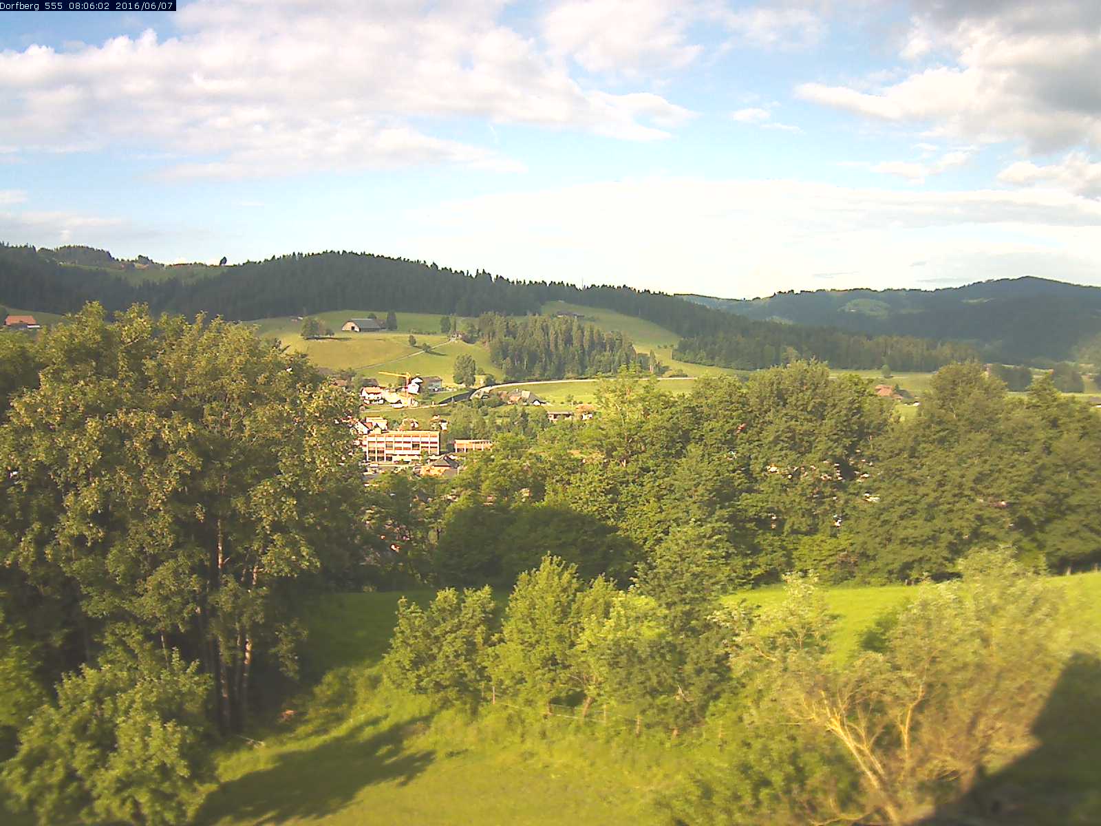 Webcam-Bild: Aussicht vom Dorfberg in Langnau 20160607-080601