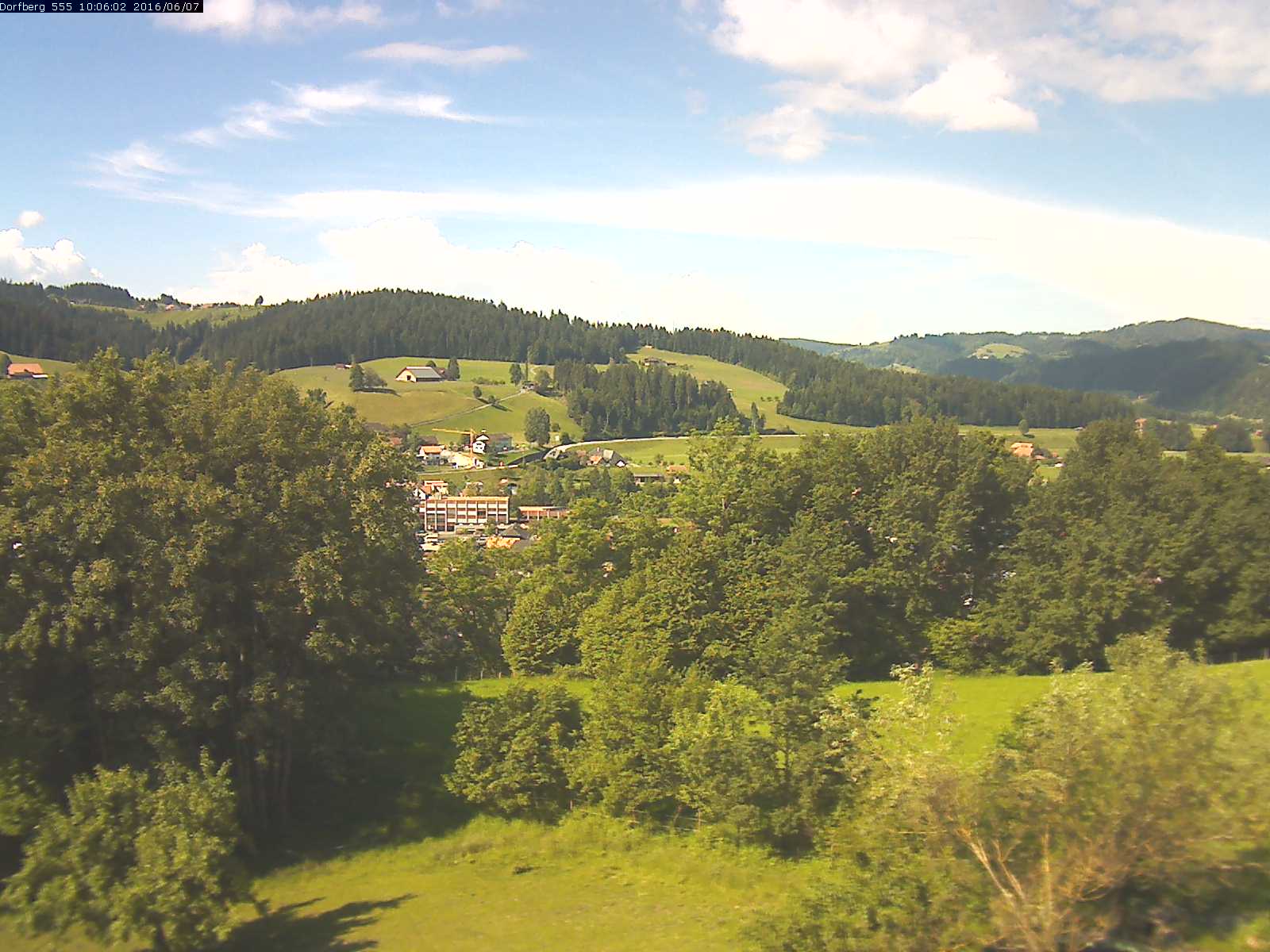 Webcam-Bild: Aussicht vom Dorfberg in Langnau 20160607-100601