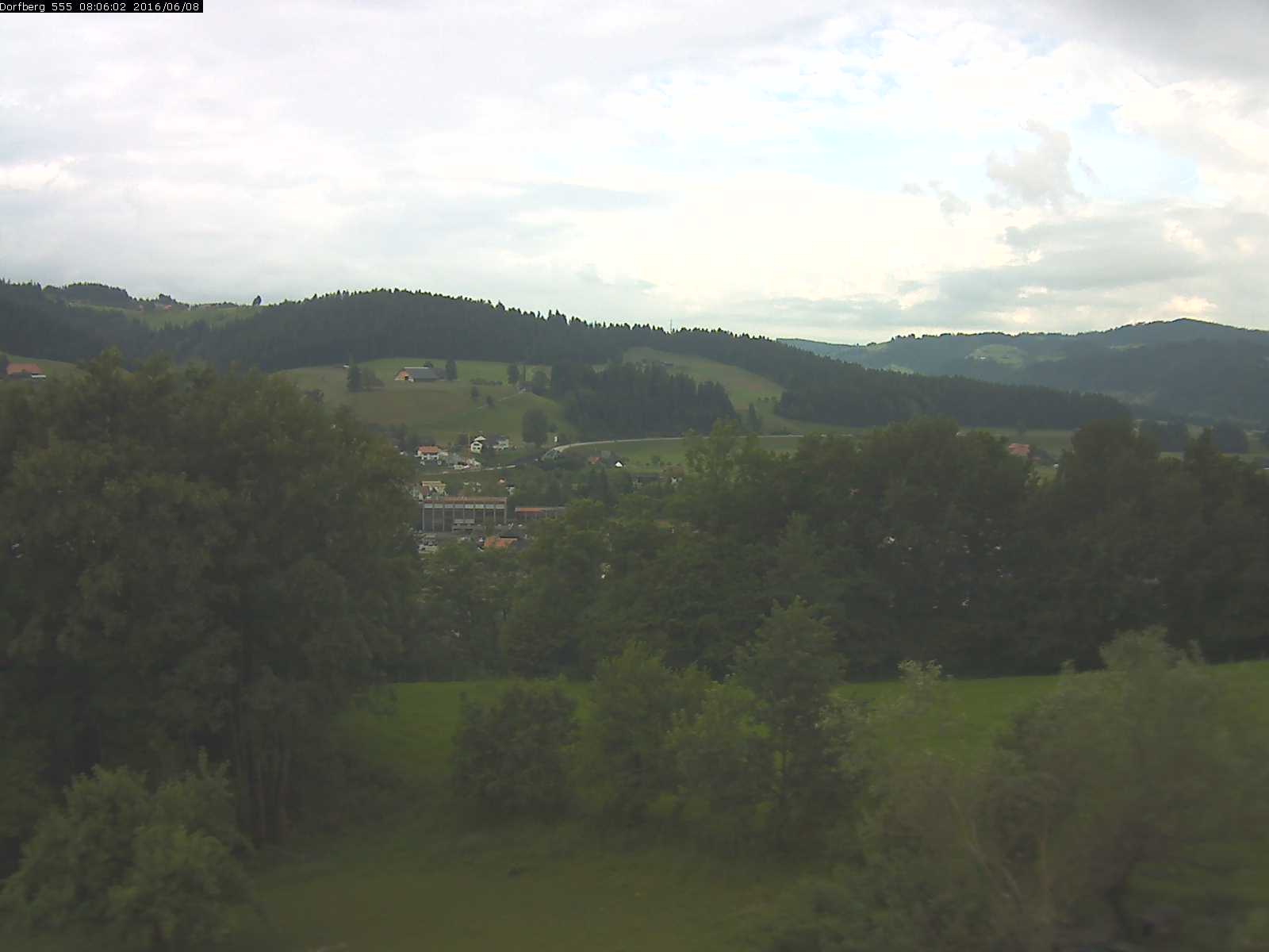 Webcam-Bild: Aussicht vom Dorfberg in Langnau 20160608-080601