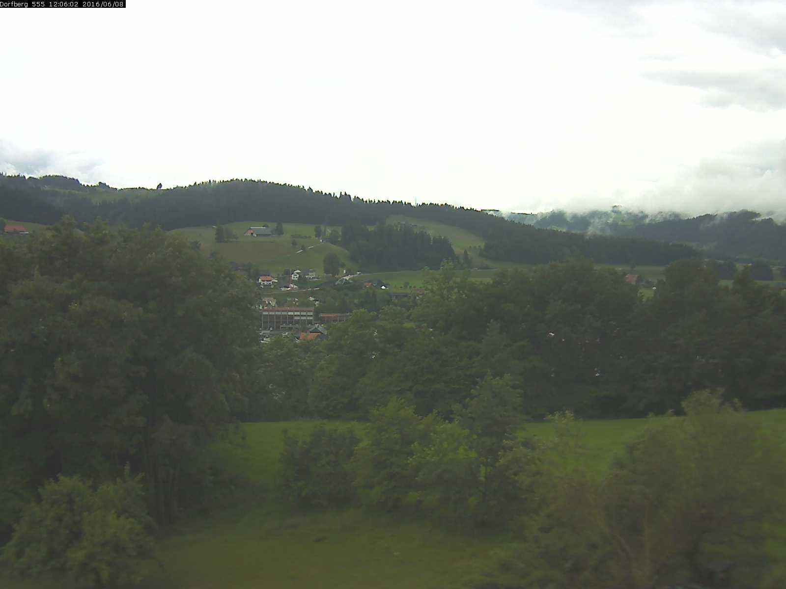 Webcam-Bild: Aussicht vom Dorfberg in Langnau 20160608-120602