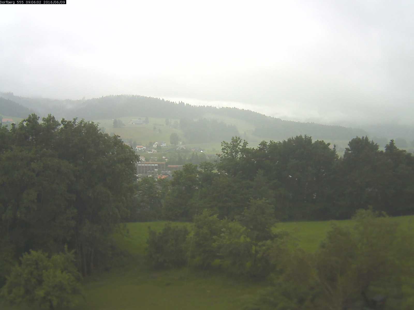 Webcam-Bild: Aussicht vom Dorfberg in Langnau 20160609-090601