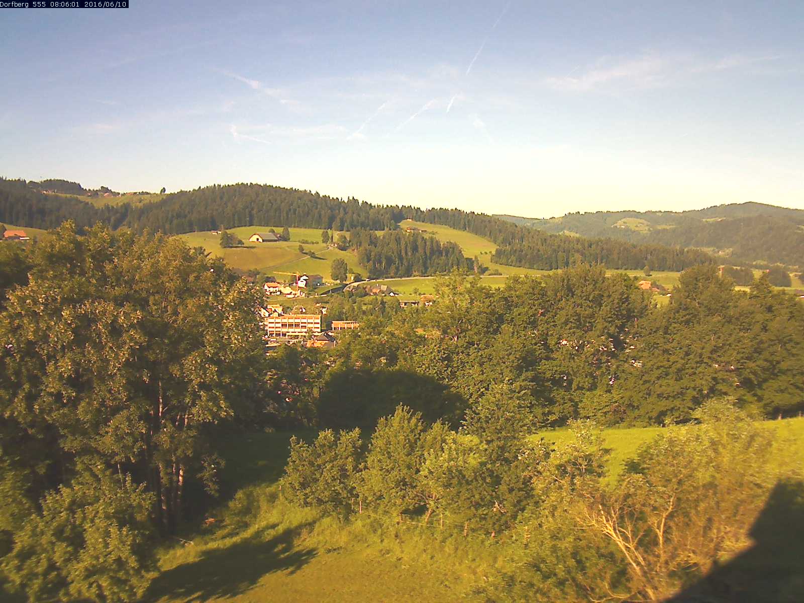 Webcam-Bild: Aussicht vom Dorfberg in Langnau 20160610-080601
