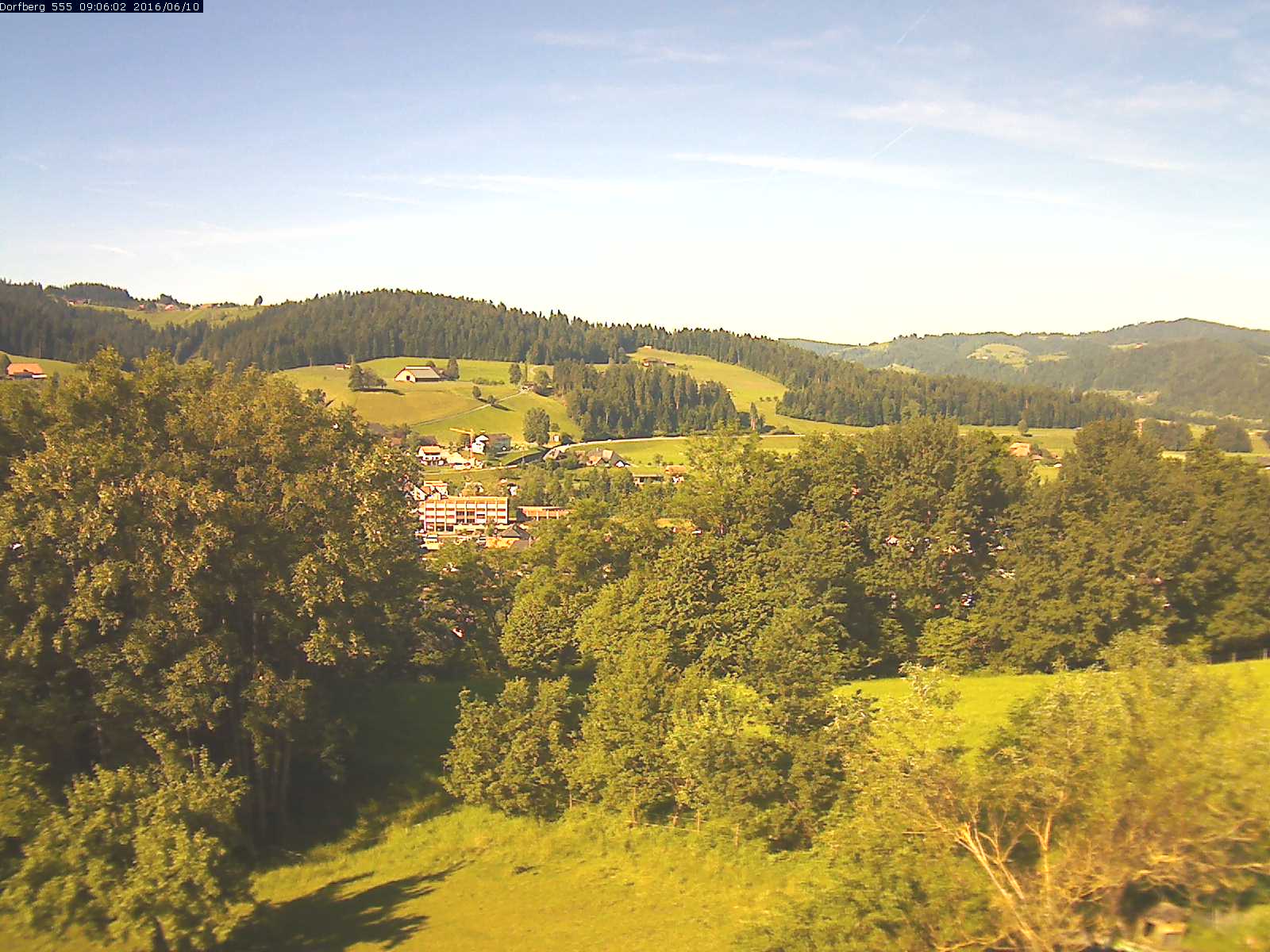 Webcam-Bild: Aussicht vom Dorfberg in Langnau 20160610-090601