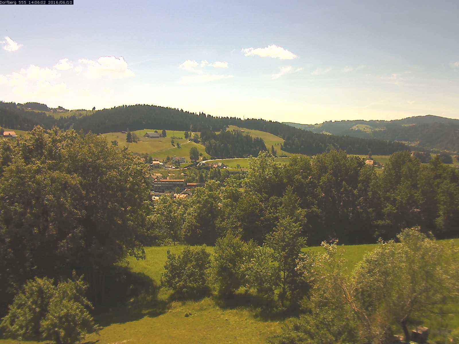 Webcam-Bild: Aussicht vom Dorfberg in Langnau 20160610-140601