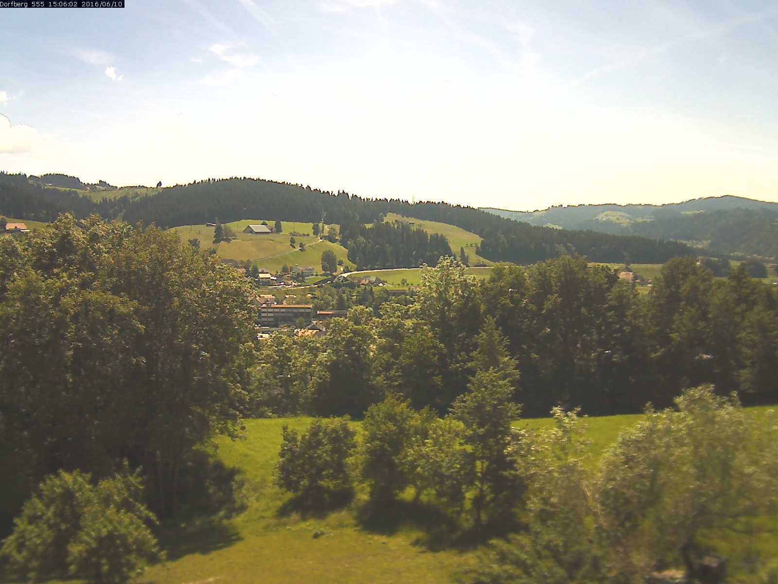Webcam-Bild: Aussicht vom Dorfberg in Langnau 20160610-150601