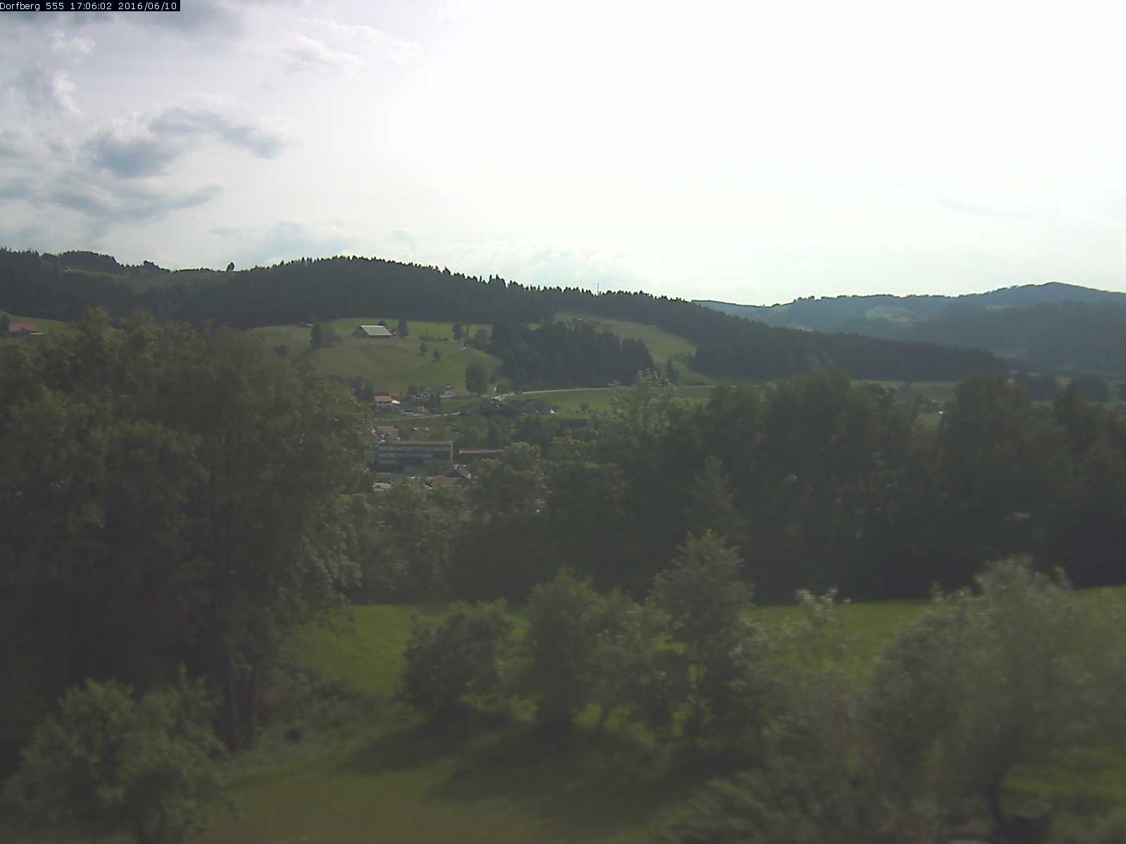 Webcam-Bild: Aussicht vom Dorfberg in Langnau 20160610-170601